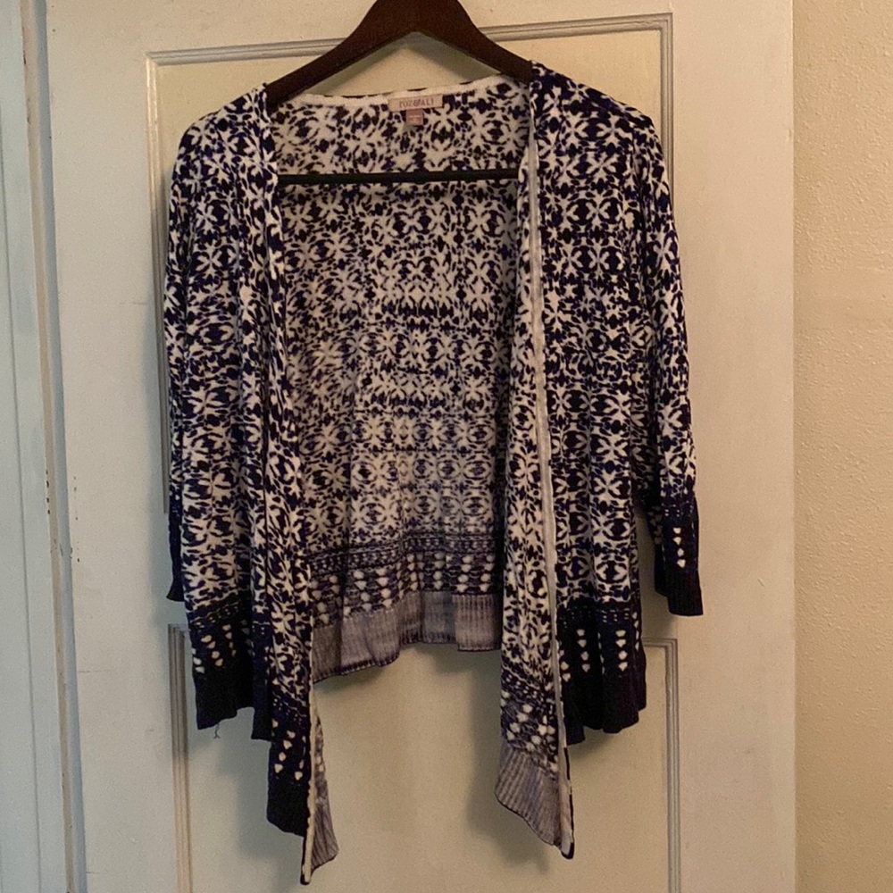 Roz & Ali Navy and White Printed Cardigan in GUC